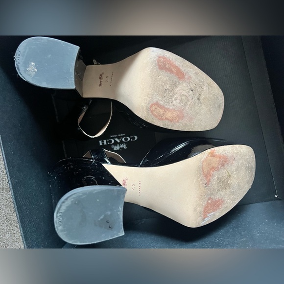 BLACK COACH ISABELLA PATENT HEEL - SIZE 7.5 - Picture 4 of 7